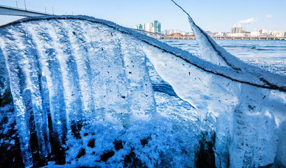 고드름 보인 한강