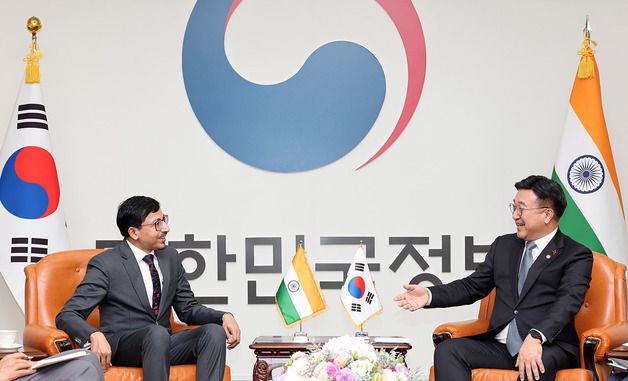 윤호중 장관, 주한인도대사 접견