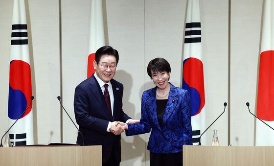 공동언론발표 마친 한일 정상