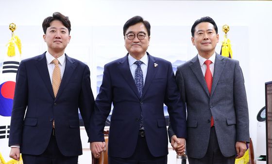 의장실 찾은 장동혁·이준석