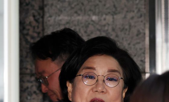 이혜훈 장관 후보자, 인사청문회 앞두고 취재진 질문에 답변