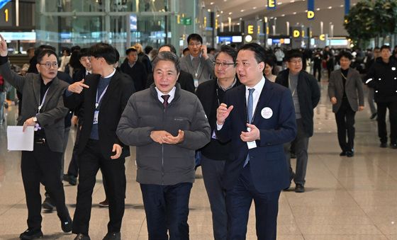 아시아나항공 2터미널 운항 개시, 현장 찾은 이학재 사장