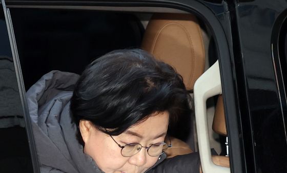 이혜훈 후보자, 인사청문회 준비 사무실로 출근