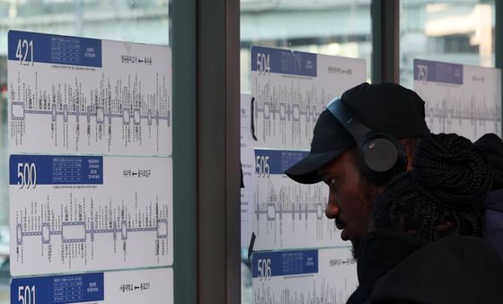 서울 시내버스 파업에 외국인 관광객도 '혼란'