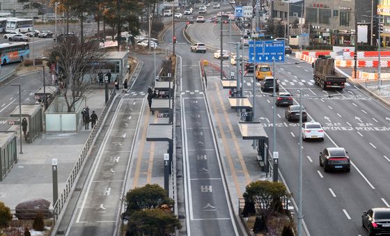 한산한 서울역 중앙버스전용차로