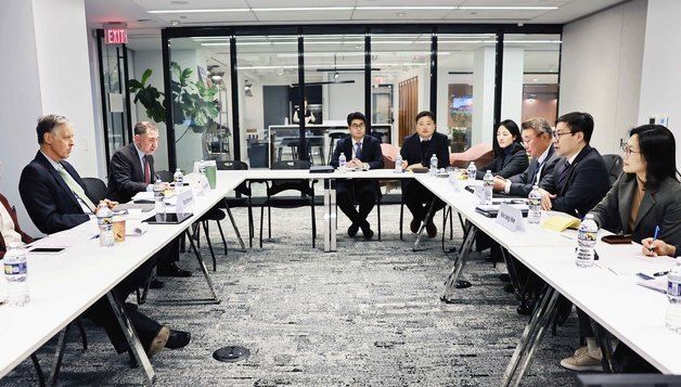 미국 정보기술혁신재단 회장과 면담하는 여한구 통상교섭본부장