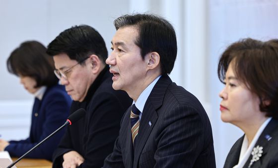 집담회 참석한 조국 조국혁신당 대표