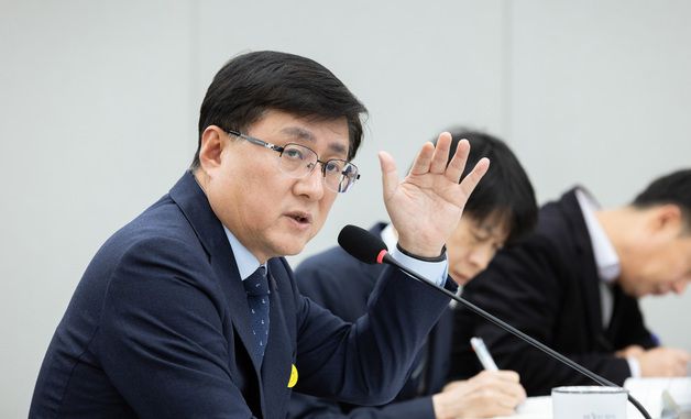 발언하는 김성환 장관