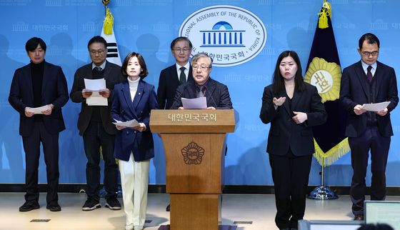 검찰개혁 자문위원 6인 '집단 사퇴'