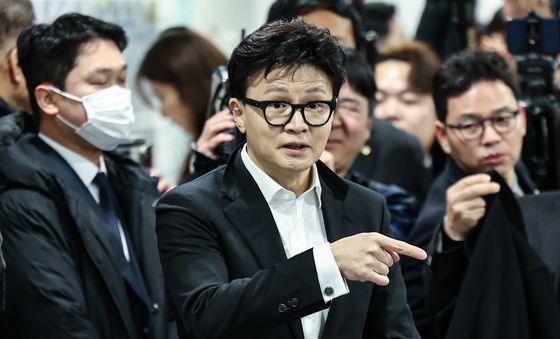 기자회견장 들어서는 한동훈 전 대표
