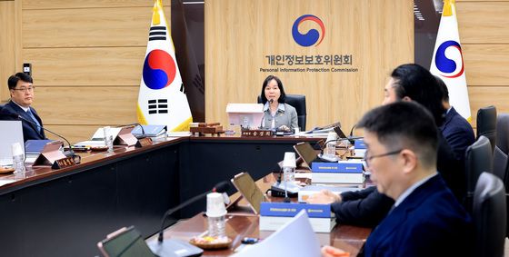 송경희 위원장, 개인정보보호위원회 전체회의 주재