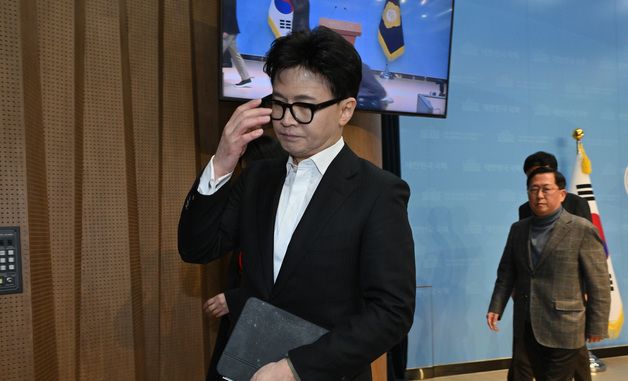 기자회견 후 이동하는 한동훈 전 대표