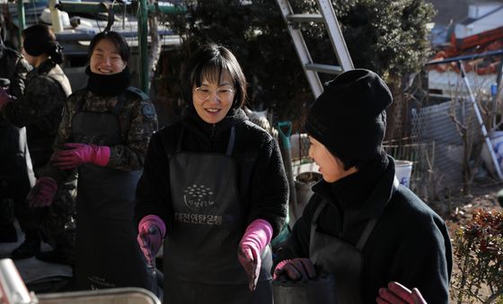 대전서 연탄봉사하는 국간사 생도