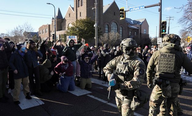 [포토] ICE 총격 사건 난 미니애폴리스의 화난 시민들