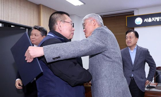 서울 시내버스 파업 극적 합의…15일 운행 재개