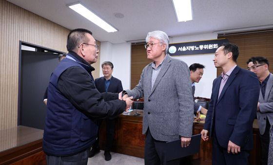 서울 시내버스 파업 극적 합의…15일 운행 재개