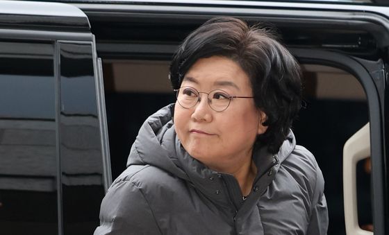 '금품수수' 녹취...출근하는 이혜훈 기획예산처 장관 후보자