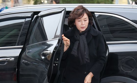 차에서 내리는 김경 서울시의원