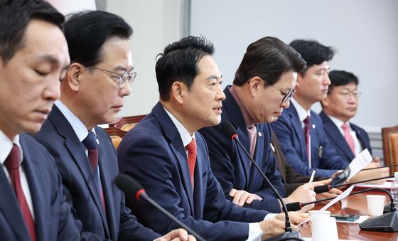 한동훈 징계 미룬 장동혁