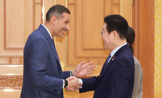 UAE 행정청장 만난 이재명 대통령