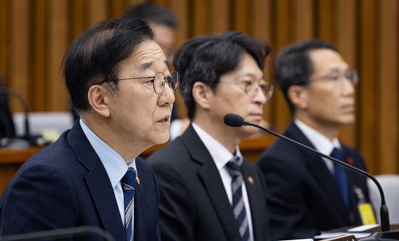 자료제출 요구 관련 발언하는 김윤덕 국토부 장관