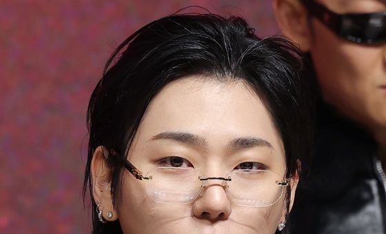 인사말 하는 지코