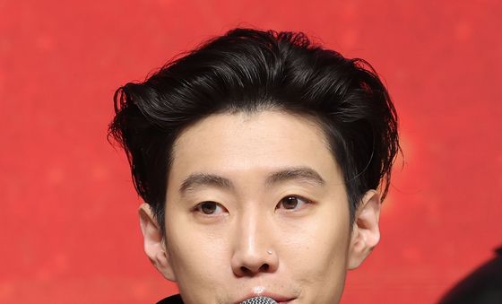 인사말 하는 박재범