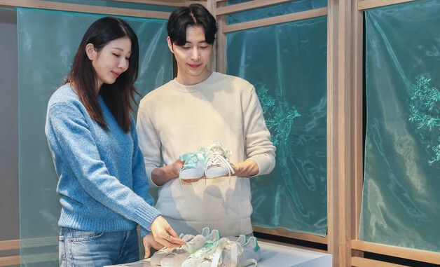 신세계백화점 '케이스스터디', '아디다스 오리지널스'와 협업 한정판 스니커즈 출시