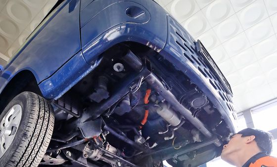 전기자동차 구조 살펴보는 대구 소방관