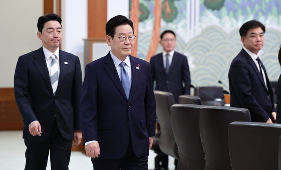 수석보좌관회의 참석하는 이재명 대통령