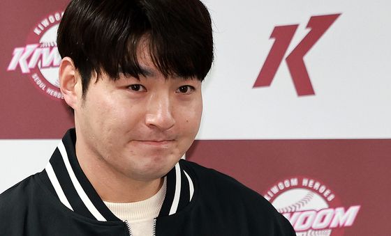 새로운 지도자의 눈빛 보이는 박병호 선임코치