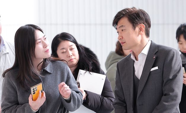 롯데 사장단 회의 참석하는 김종열 롯데컬처웍스 대표