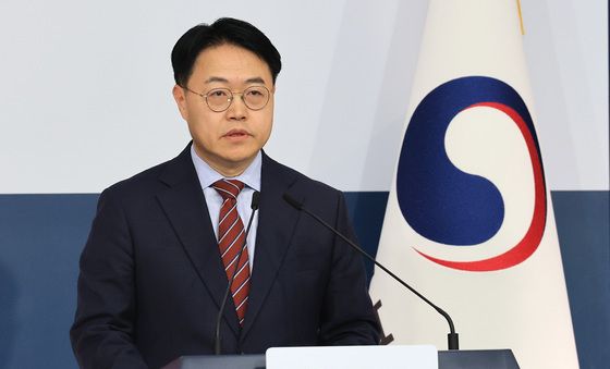 정례브리핑하는 이문배 외교부 부대변인