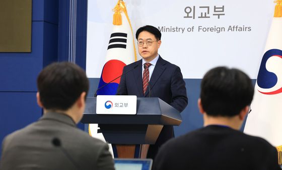 외교부 정례브리핑하는 이문배 부대변인
