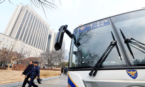 윤석열 전 대통령 '체포방해' 1심 선고 D-1