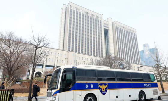 윤석열 전 대통령 '체포방해' 1심 선고 D-1