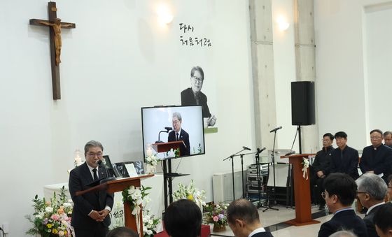 신영복 선생 10주기, 추모사하는 이재정 회장