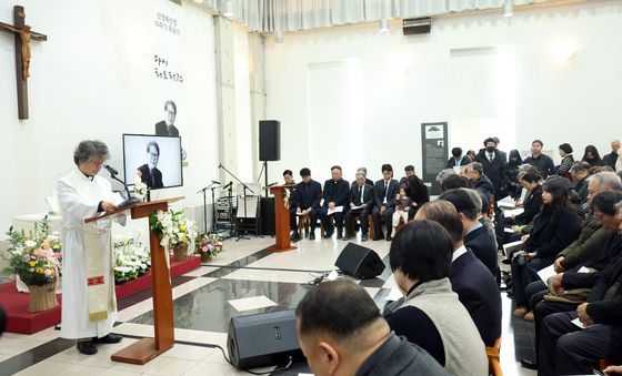 기도로 신영복 선생 10주기 추모