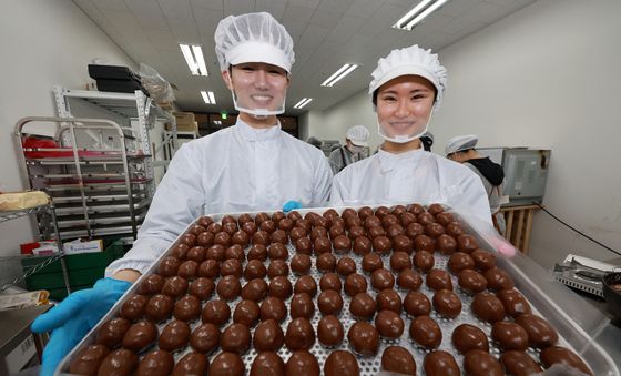 줄서서 먹는 두쫀쿠 열풍