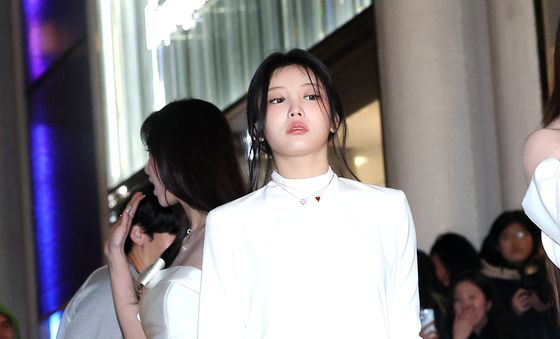 아일릿 원희, 도도하게