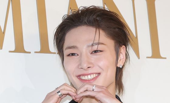 아이엔, 백만불짜리 보조개 미소