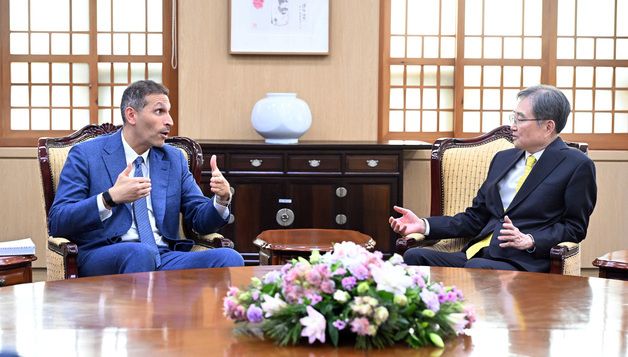 조현 외교부 장관, UAE 행정청장 만나 "AI·방산·원전 협력 강화"