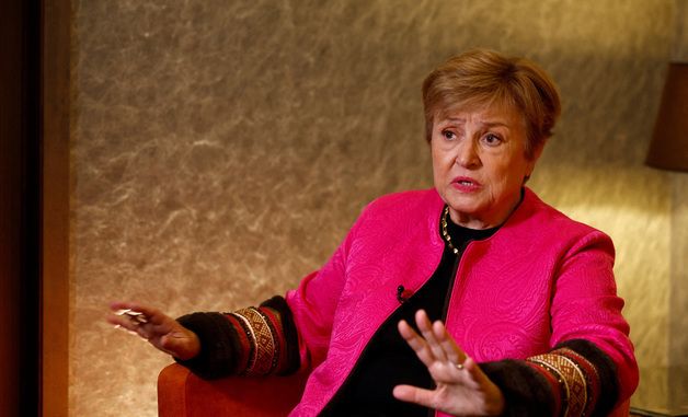 [포토] 우크라 키이우에서 인터뷰 하는 IMF 총재