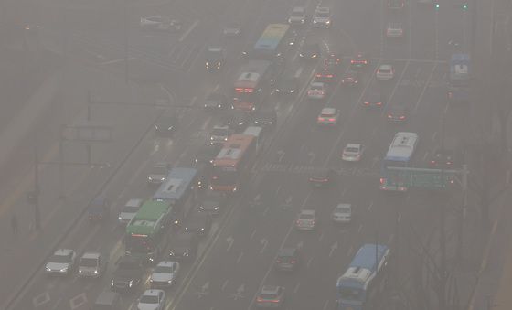 '앞이 안보이는 출근길'