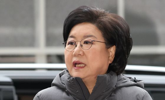 청문회 준비 사무실로 출근하는 이혜훈 장관 후보자