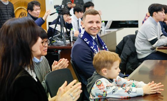 남자 농구 대표팀 이끌 니콜라이스 마줄스 감독