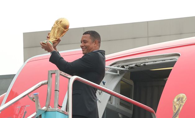 지우베르투 시우바, FIFA 월드컵 트로피 공개