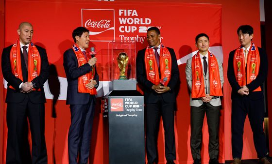 차범근 전 감독 '월드컵 트로피 밉다'