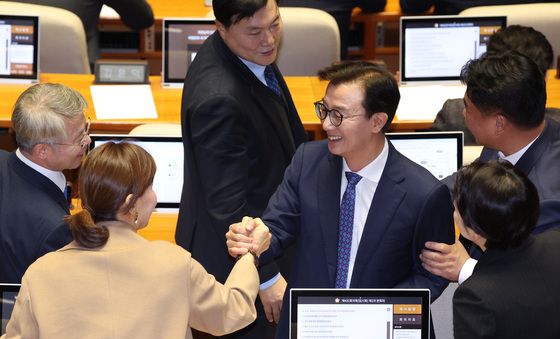 해수부 장관에서 다시 민주당 의원으로