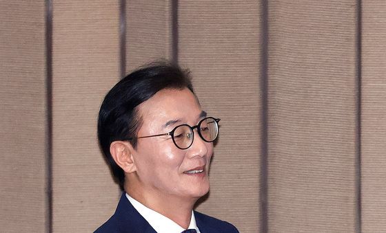 미소짓는 전재수 의원